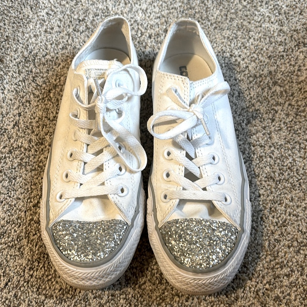 White Converse with Silver Glitter Toe Size 8 EUC